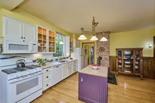 17 Copley St, Newton, MA 02458 - Photo 12