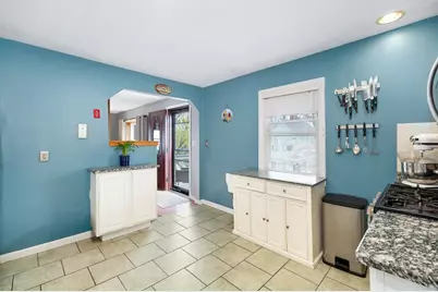9 Alpine Ct, Gloucester, MA 01930 - Photo 14