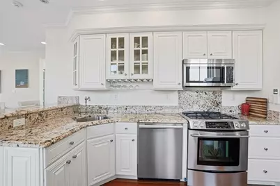 76 W Cedar St #5F, Boston, MA 02114 - Photo 8