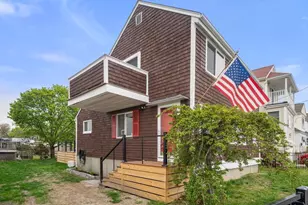 61 Edgewater Dr, Quincy, MA 02169 - Photo 2