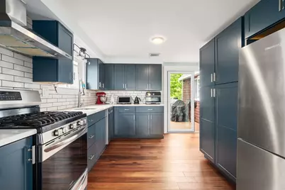 61 Edgewater Dr, Quincy, MA 02169 - Photo 12