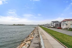 61 Edgewater Dr, Quincy, MA 02169 - Photo 24