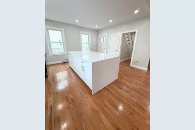 8 Brookfield St, Lawrence, MA 01843 - Photo 6