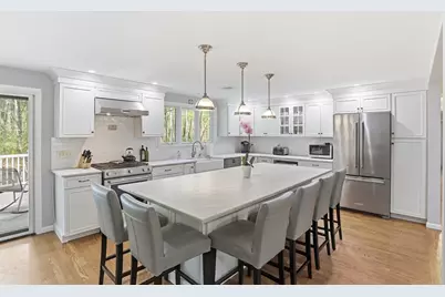 15 Harvard Dr, Bedford, MA 01730 - Photo 4