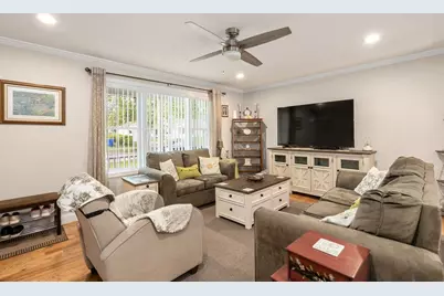 152 Ambrose St, Springfield, MA 01109 - Photo 10