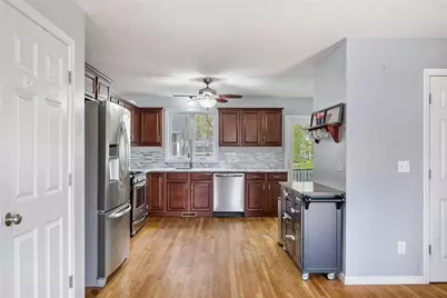 4 Ell Rd, Holbrook, MA 02343 - Photo 8