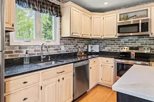 6 Maple Ln, Leicester, MA 01524 - Photo 10