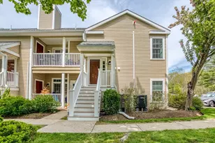 41 Bradford Commons Ln, Braintree, MA 02184 - Photo 2