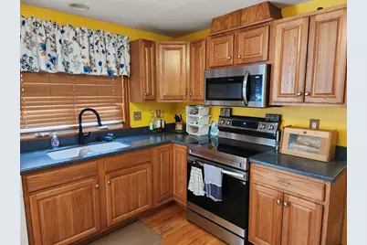33 Guerin St, Chicopee, MA 01020 - Photo 8