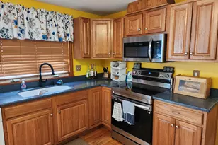 33 Guerin St, Chicopee, MA 01020 - Photo 8