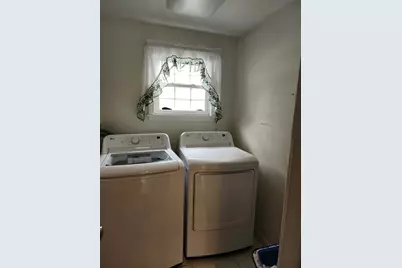 33 Guerin St, Chicopee, MA 01020 - Photo 18