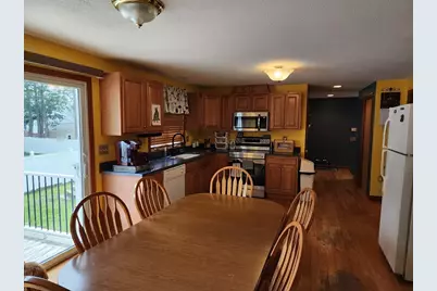 33 Guerin St, Chicopee, MA 01020 - Photo 10