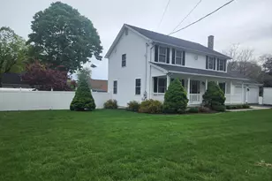 33 Guerin St, Chicopee, MA 01020 - Photo 2