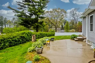 10 Laroche St, Ludlow, MA 01056 - Photo 24