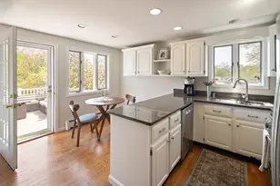 18 Nob Way, Lowell, MA 01852 - Photo 8
