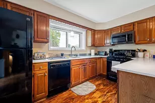2 Loyalist Dr, Uxbridge, MA 01569 - Photo 6