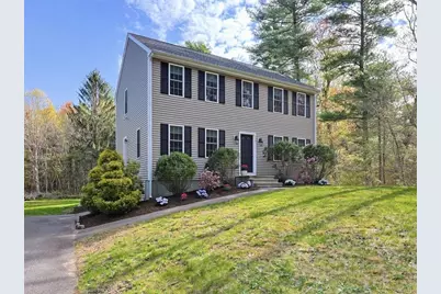 230 Old Center St, Middleborough, MA 02346 - Photo 2
