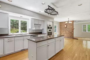 10 Hawk Ridge Rd, Andover, MA 01810 - Photo 4