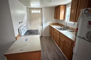 24 Child St, Portsmouth, RI 02871 - Photo 2