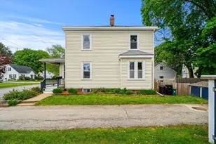 111 Linden St, Hamilton, MA 01982 - Photo 2