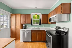 111 Linden St, Hamilton, MA 01982 - Photo 10