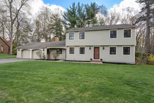 71 Jennifer Dr, West Springfield, MA 01089 - Photo 1