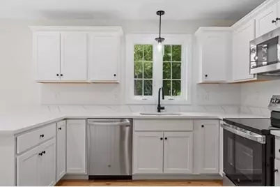 207 Wilson St, Haverhill, MA 01832 - Photo 12