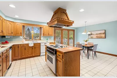 14 Eugene Rd, Burlington, MA 01803 - Photo 8