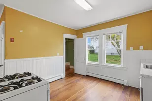 104 Bedford Ave, Lowell, MA 01854 - Photo 14