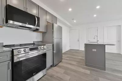 585 Essex St #618, Lynn, MA 01901 - Photo 8