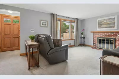 88 Kendall Ave, Framingham, MA 01702 - Photo 4