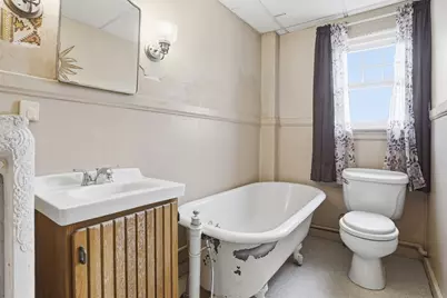 17 Winthrop St, Marlborough, MA 01752 - Photo 32