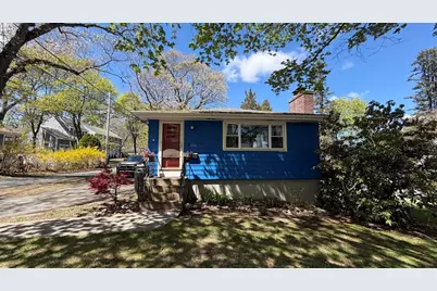 125 Sylvia St, Arlington, MA 02476 - Photo 2