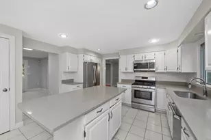 2 Minuteman Ln, Wellesley, MA 02481 - Photo 12