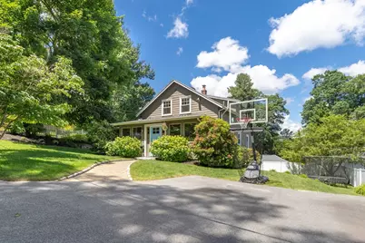 2 Parkwood Road, Lynnfield, MA 01940 - Photo 2