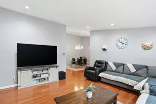 11 Royal Lake Dr, Braintree, MA 02184 - Photo 4