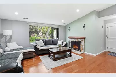 11 Royal Lake Dr #6, Braintree, MA 02184 - Photo 2