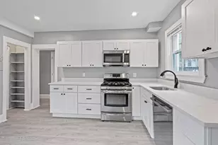 234 Bowen St, Boston, MA 02127 - Photo 2