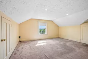 44 Warren Ave, Woburn, MA 01801 - Photo 20