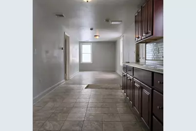 1808 Pleasant St #5, Fall River, MA 02723 - Photo 2