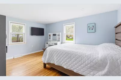 40 Rocky Gutter St, Middleborough, MA 02346 - Photo 4