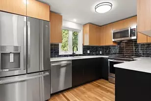 19 Selwyn Rd, Newton, MA 02461 - Photo 2