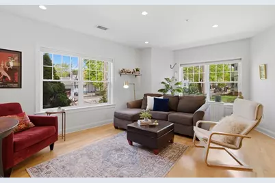 135 Willow Ave #4, Somerville, MA 02144 - Photo 4