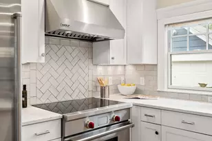 33 Longfellow Rd, Melrose, MA 02176 - Photo 18