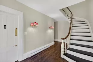12 Crown St, Worcester, MA 01609 - Photo 2