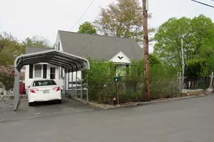 21 Barbara St, Lowell, MA 01854 - Photo 2