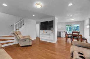 41 Church St, Uxbridge, MA 01569 - Photo 6