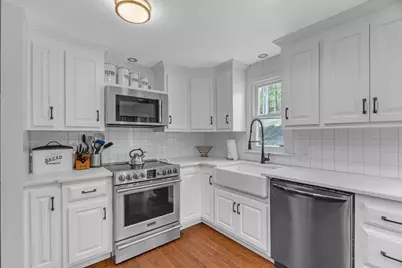 41 Church St, Uxbridge, MA 01569 - Photo 2