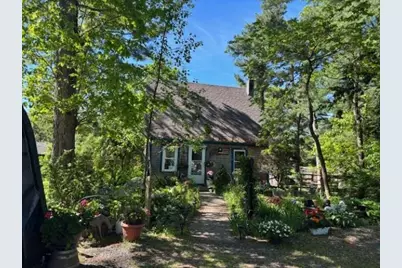 19 King St, Norfolk, MA 02762 - Photo 1