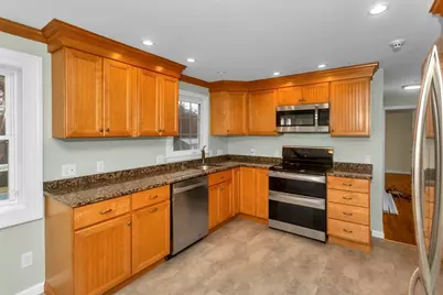 192 Gardens Dr, Springfield, MA 01119 - Photo 10